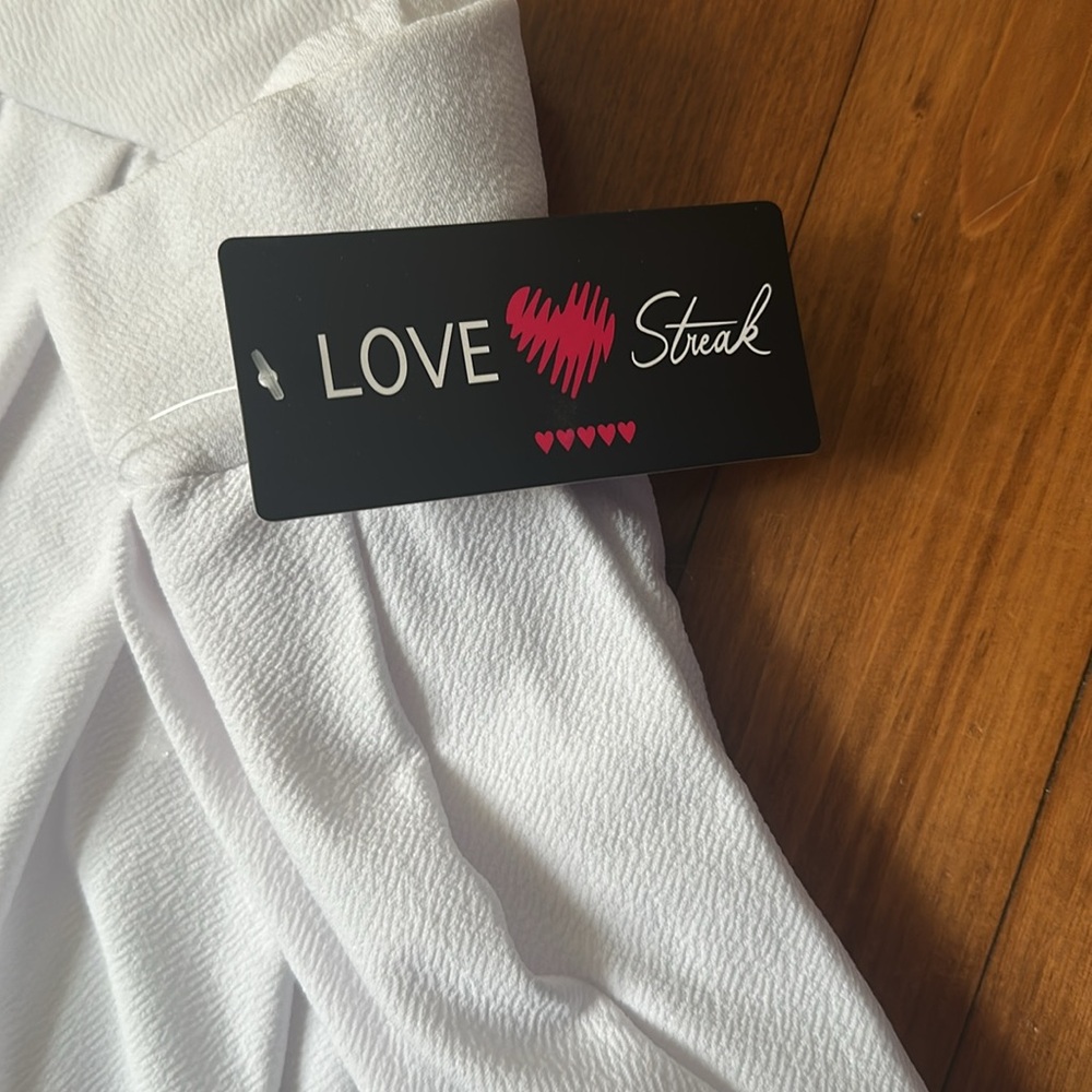 LOVE❤️Streak White Pleated Skirt - Picture 2 of 3